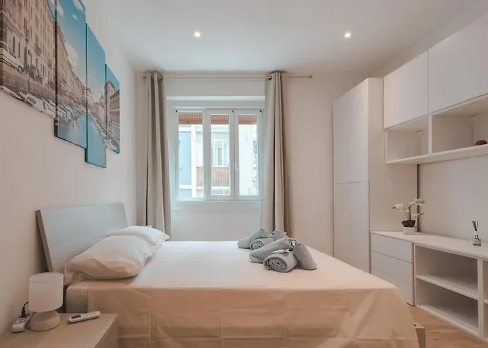 10 Minuti Dal Mare E Dalla Stazione - Relaxhouse Lägenhet